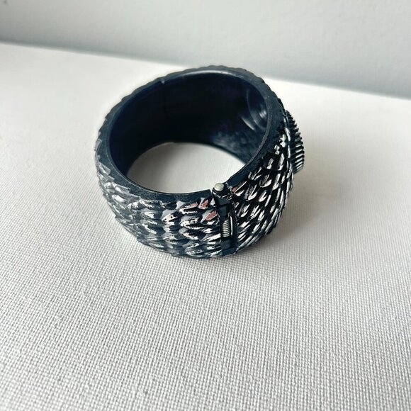 Vintage Chunky Owl Face Clamper Cuff Bracelet - Picture 7 of 7